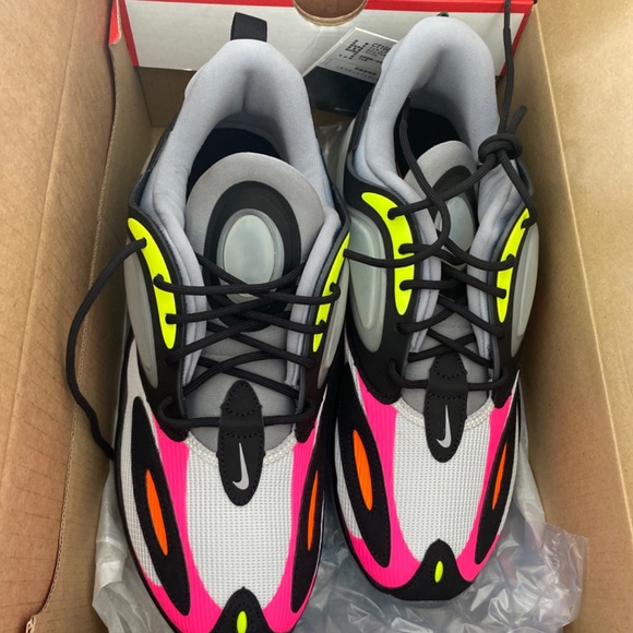 Nike Air Max Zephyr Men’s Sneakers - Picture 2 of 4